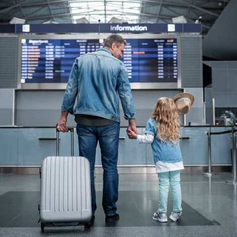 Servicios e información para viajar con infantes y menores.